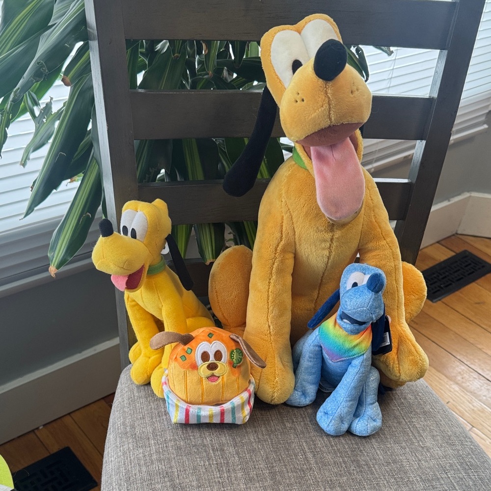 Disney Pluto Plush Collection 4 plush